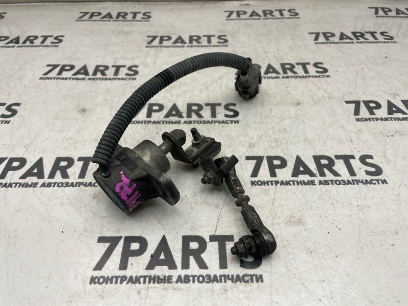 Датчик контроля высоты NISSAN CIMA FHY33 VQ30DET 1999 передний (б/у)