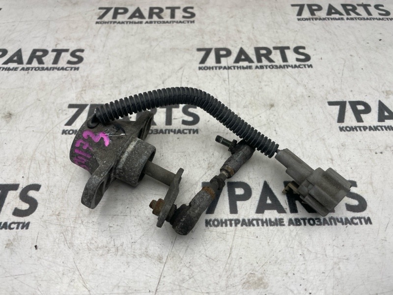 Датчик контроля высоты NISSAN CIMA FHY33 VQ30DET 1999 задний (б/у)