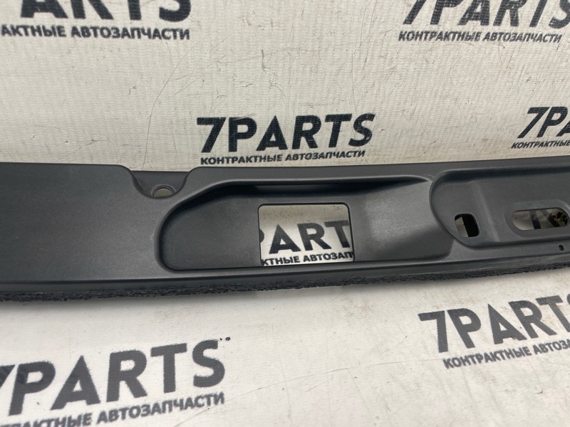 Накладка 5-й двери SUZUKI SWIFT ZC32S M16A
