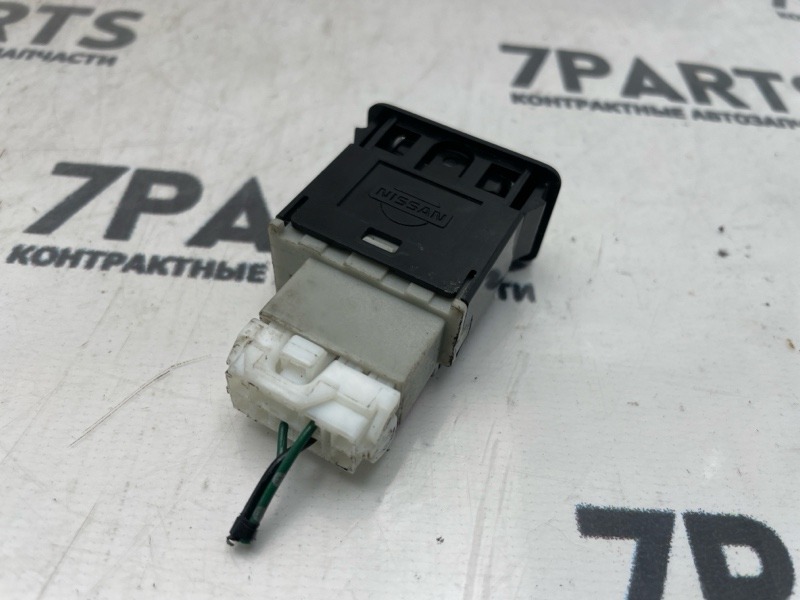 Кнопка NISSAN ELGRAND ALWE50 VG33E