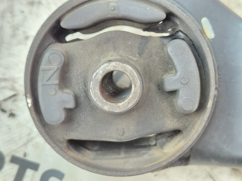 Подушка двигателя задняя MPV 1999 LWEW FSDE