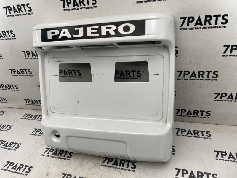 Накладка 5-й двери MITSUBISHI PAJERO V73W 6G72