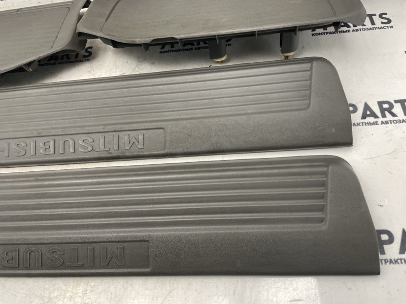Накладка на порог MITSUBISHI PAJERO V73W 6G72