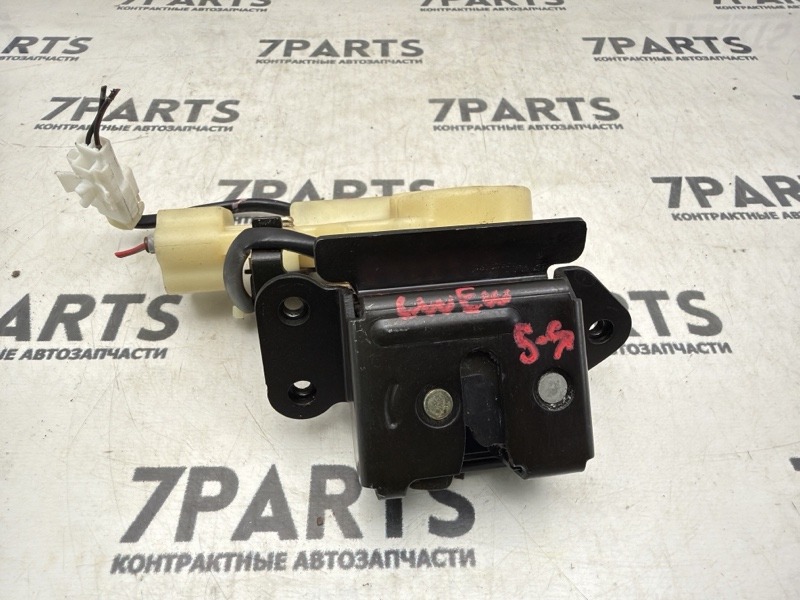 Замок 5-й двери MAZDA MPV 1999 LWEW FSDE LC62-62-310E контрактная