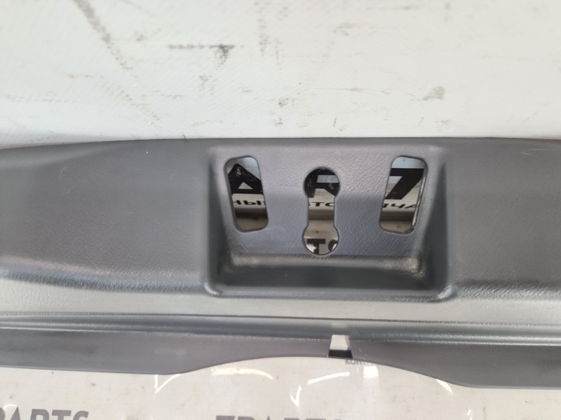 Накладка замка багажника HONDA CIVIC EU1 D15B