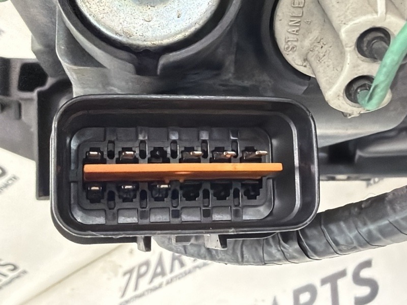 Фара передняя правая COLT PLUS 2009 Z23W 4A91