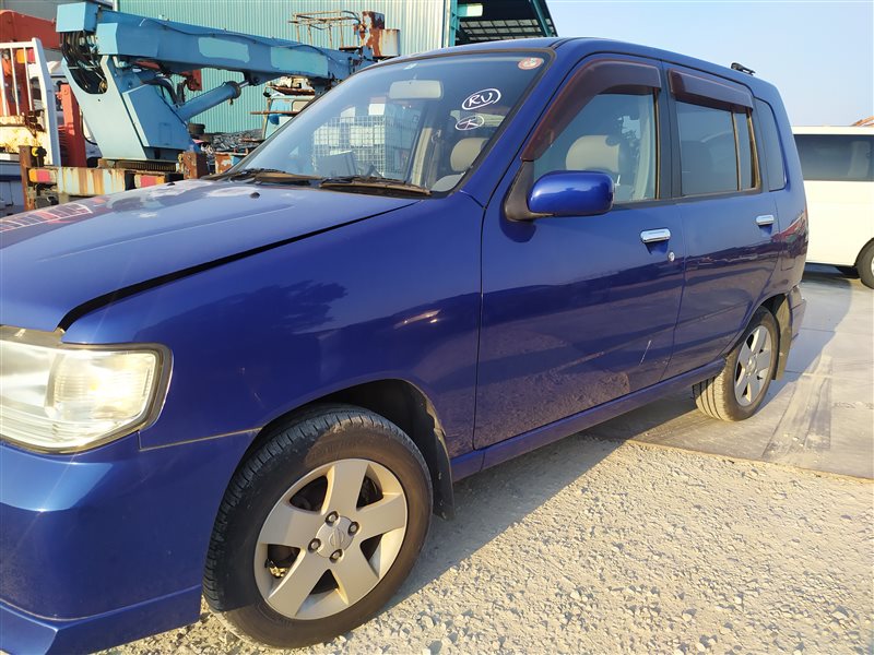 Автомобиль NISSAN CUBE AZ10 CGA3DE 2000 года в разбор