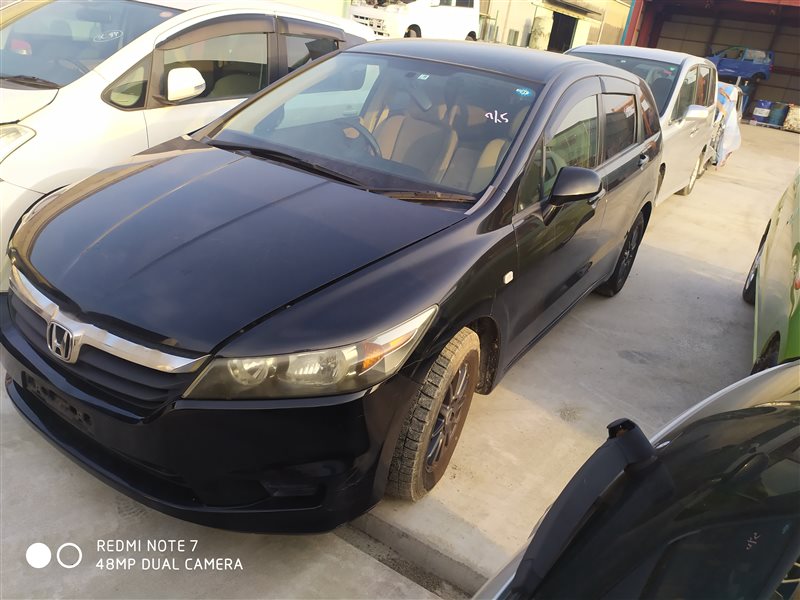 Автомобиль HONDA STREAM RN6 R18A 2006 года в разбор