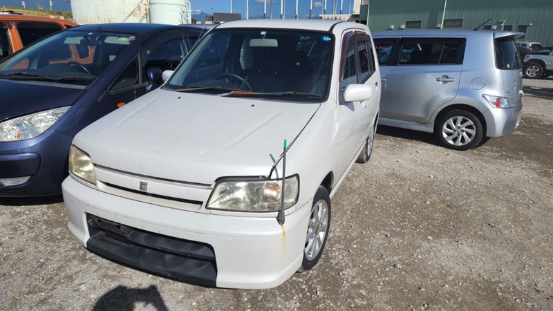 Автомобиль NISSAN CUBE AZ10 CGA3DE 2000 года в разбор