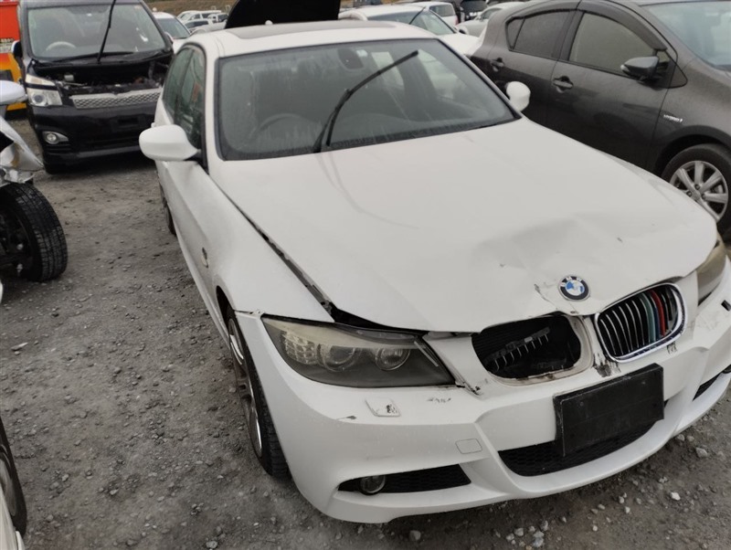 Автомобиль BMW 325i E90 N53B30A 2010 года в разбор