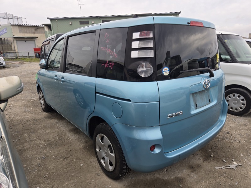Автомобиль TOYOTA SIENTA NCP81 1NZFE 2009 года в разбор