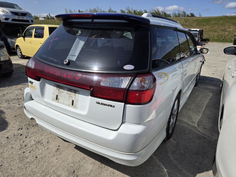 Автомобиль SUBARU LEGACY BH5 EJ208DWDBE 2001 года в разбор