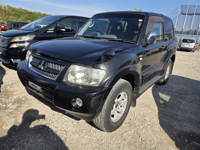 Автомобиль MITSUBISHI PAJERO V65W 6G74 2003 года в разбор