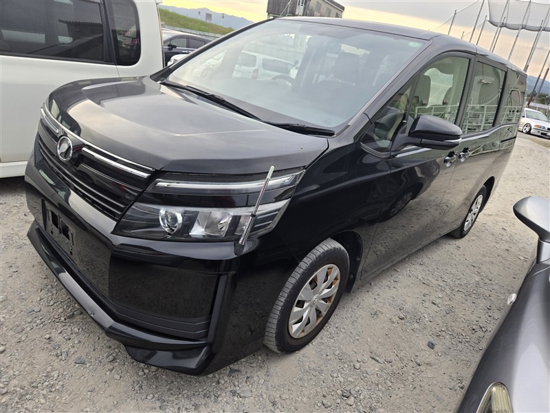 Автомобиль TOYOTA VOXY ZRR80 3ZRFAE 2014 года в разбор