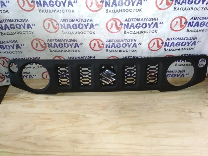 Решетка Suzuki Jimny Sierra JB64W передняя 72111-78R0