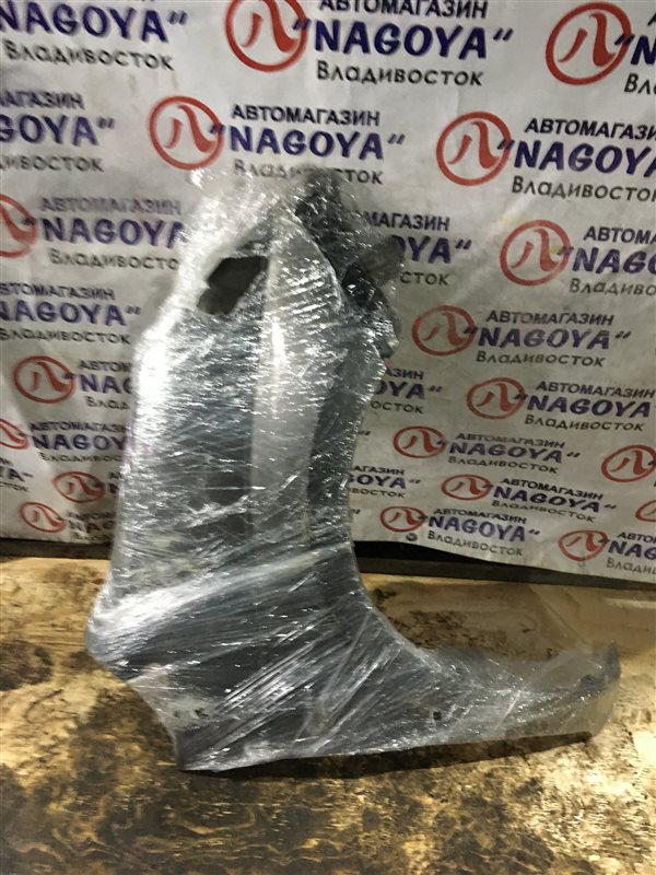 Крыло Toyota Isis ANM10 переднее правое PLATANA