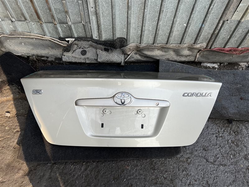 Крышка багажника Toyota Corolla NZE121 задняя COLOR 1D9