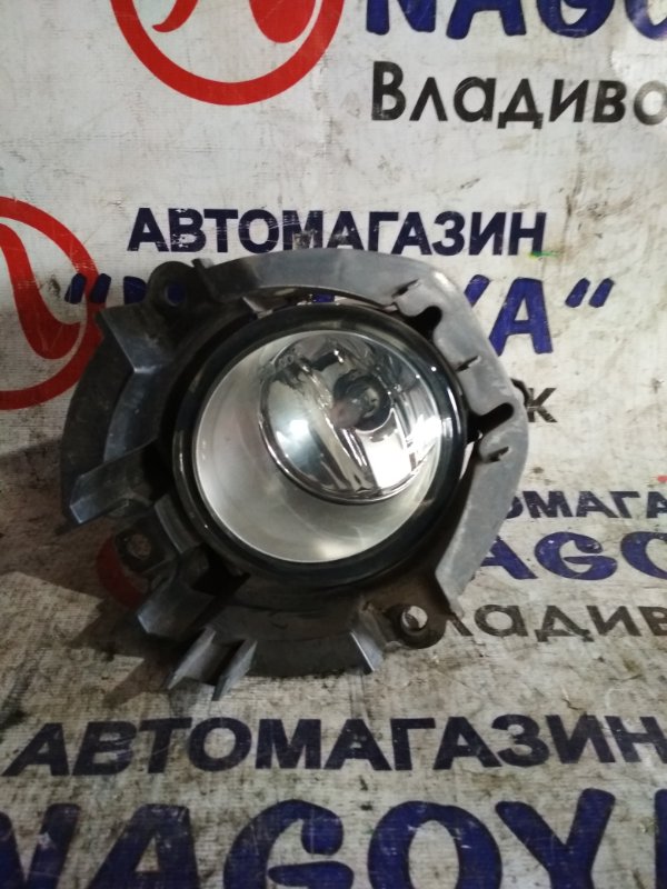 Туманка Toyota Isis ANM10 передняя левая A044633