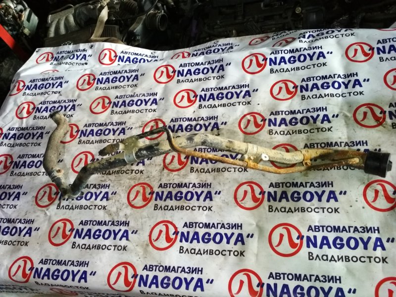 Горловина топливного бака Toyota Voxy AZR60
