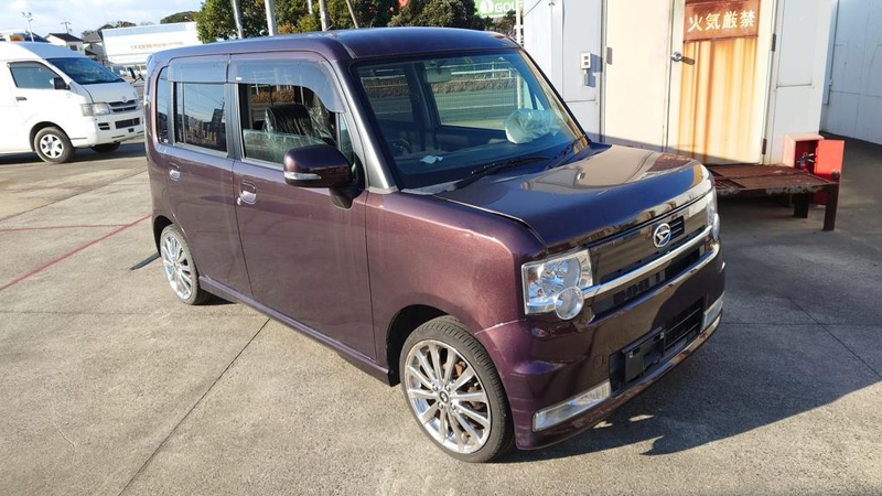 Решетка Daihatsu Move Conte L575S передняя