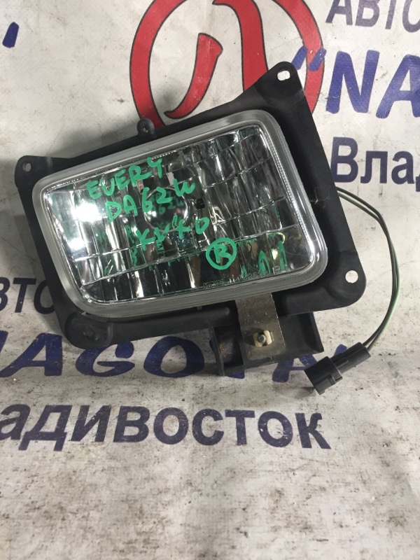 Туманка Suzuki Every DA62W передняя правая 114-32673