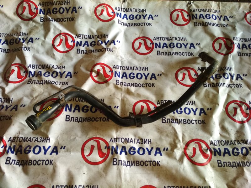 Горловина топливного бака Toyota Ipsum ACM21