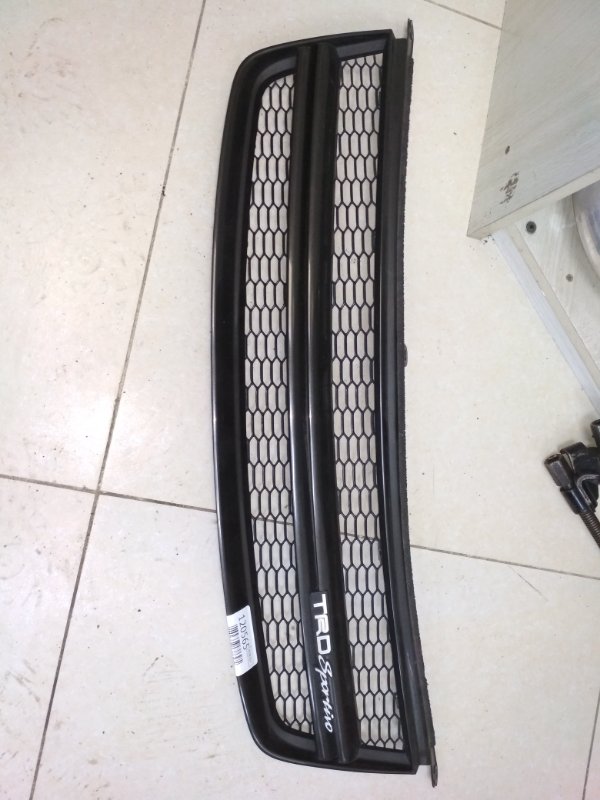 Решетка Toyota Corolla Fielder ZRE142 передняя TRD