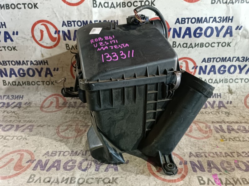 Корпус воздушного фильтра Toyota Crown Majesta UZS171 1UZ-FE 22204-22010