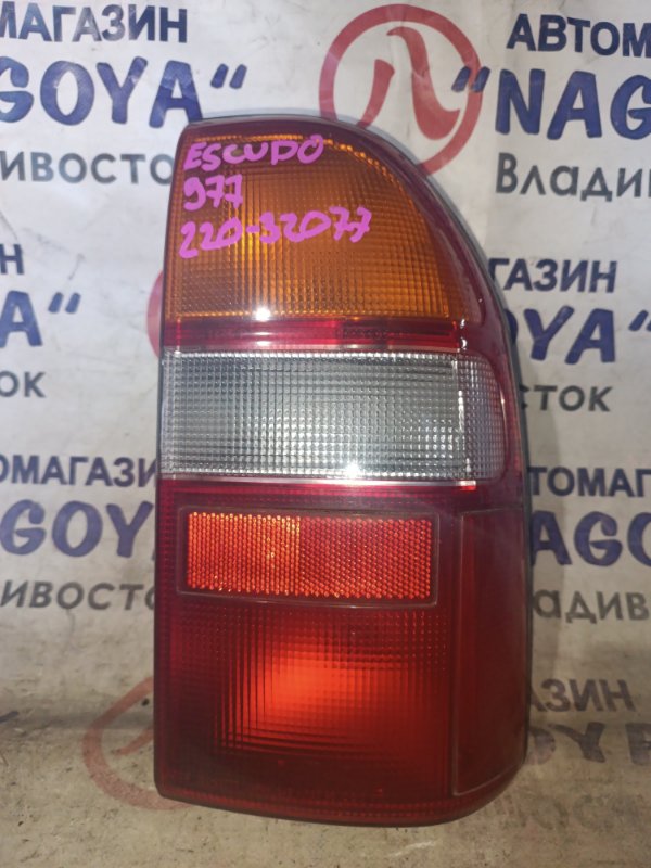 Стоп-сигнал Suzuki Escudo TL52W J20A задний правый 220-32077