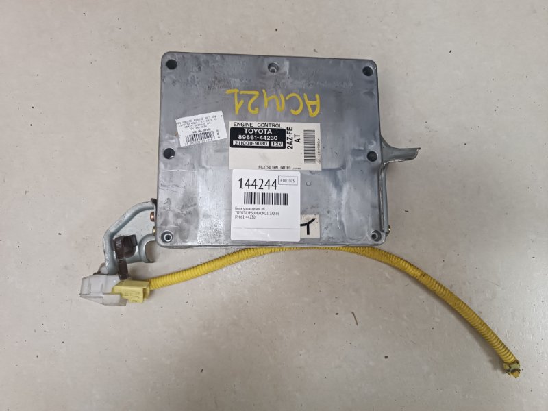 Блок управления efi Toyota Ipsum ACM21 2AZ-FE 89661-44230