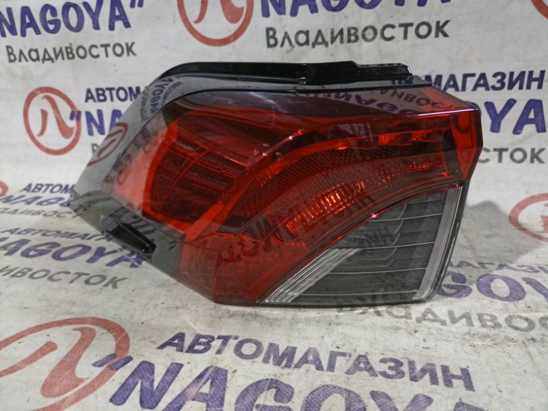 Стоп-сигнал Toyota Rav4 AXAH52 задний левый 4297