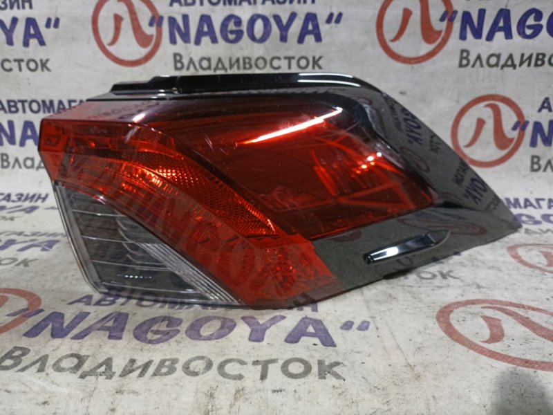 Стоп-сигнал Toyota Rav4 AXAH52 задний правый 4297