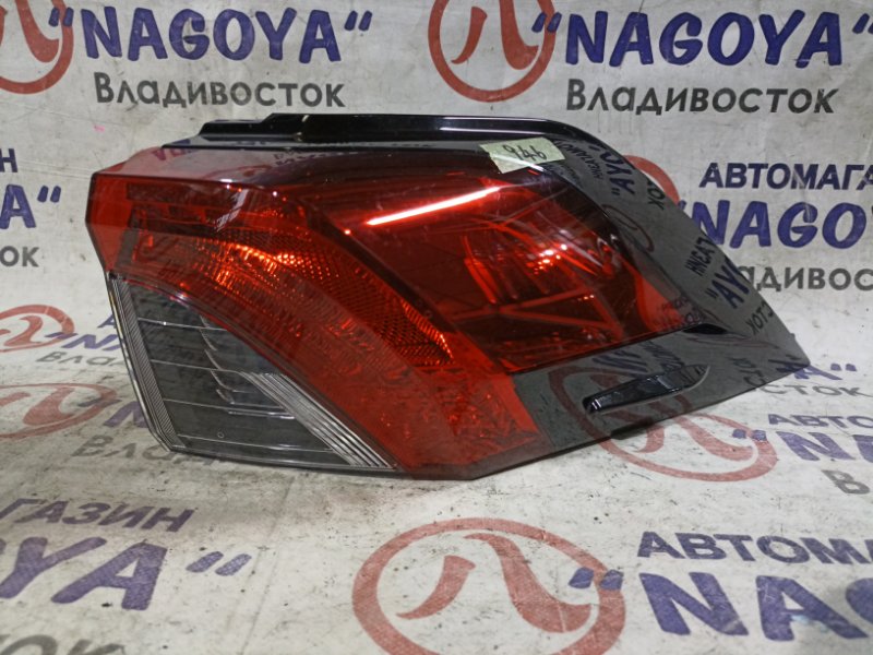 Стоп-сигнал Toyota Rav4 AXAH52 задний правый 4297