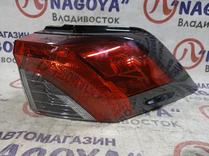 Стоп-сигнал Toyota Rav4 AXAH52 задний правый 4297