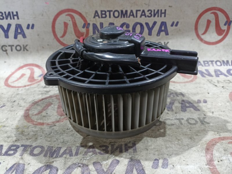 Мотор печки Toyota Kluger MCU25 1MZ-FE