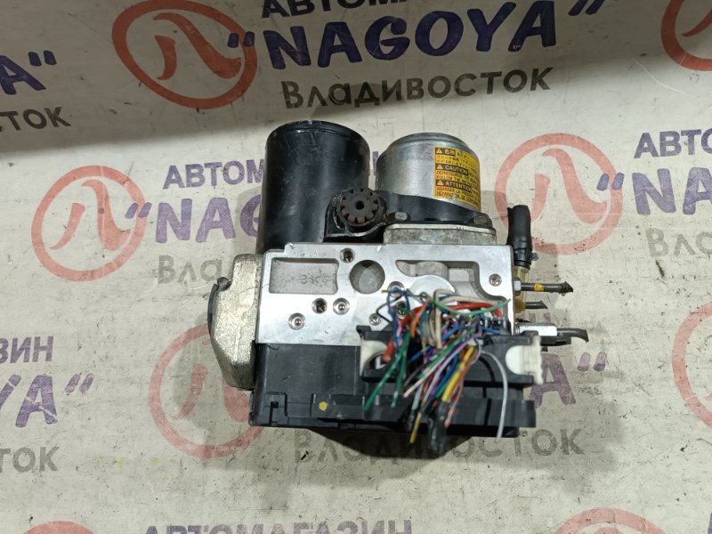 Блок abs Toyota Crown Majesta UZS186 3UZ-FE 44510-30250