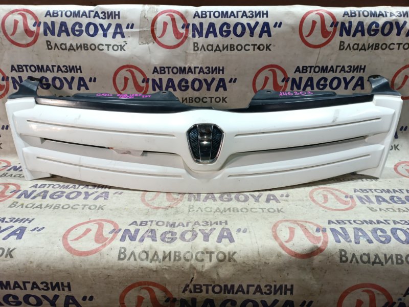 Решетка Toyota Ist NCP61 1NZ-FE передняя