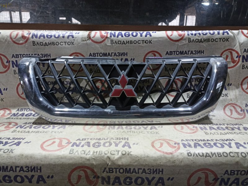 Решетка Mitsubishi Challenger K99W 6G74 передняя 2 MODEL