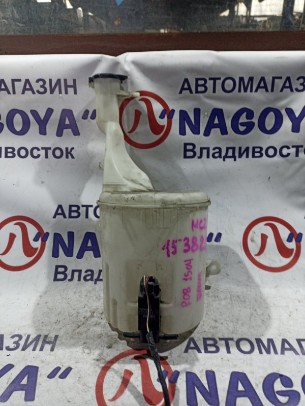 Бачок стеклоомывателя Toyota Raum NCZ20 1NZ-FE
