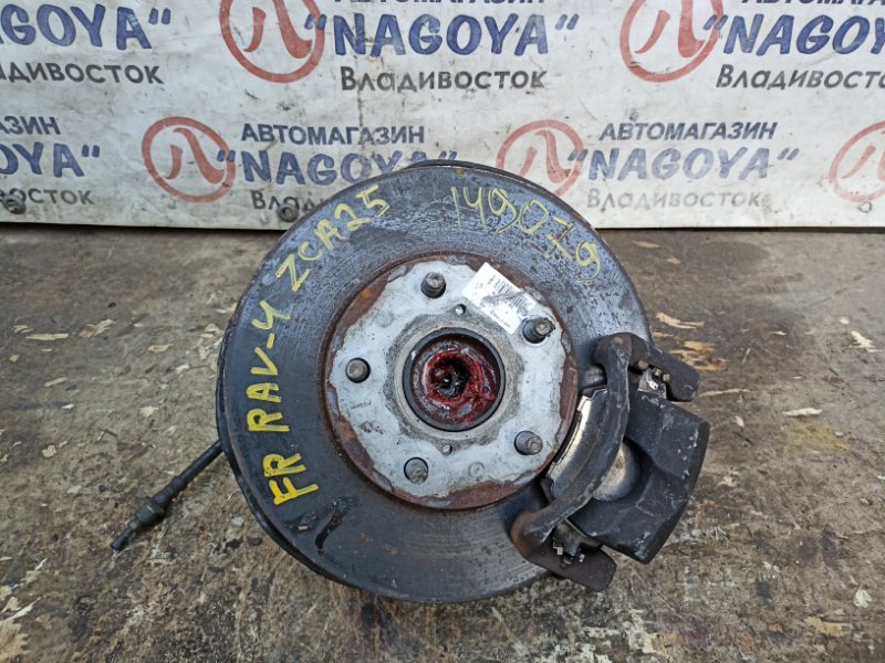 Ступица Toyota Rav4 ZCA25 1ZZ-FE передняя правая ABS
