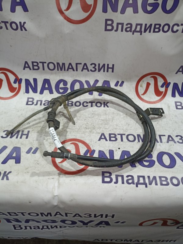 Тросик ручного тормоза Mitsubishi Challenger K99W 6G74 задний правый