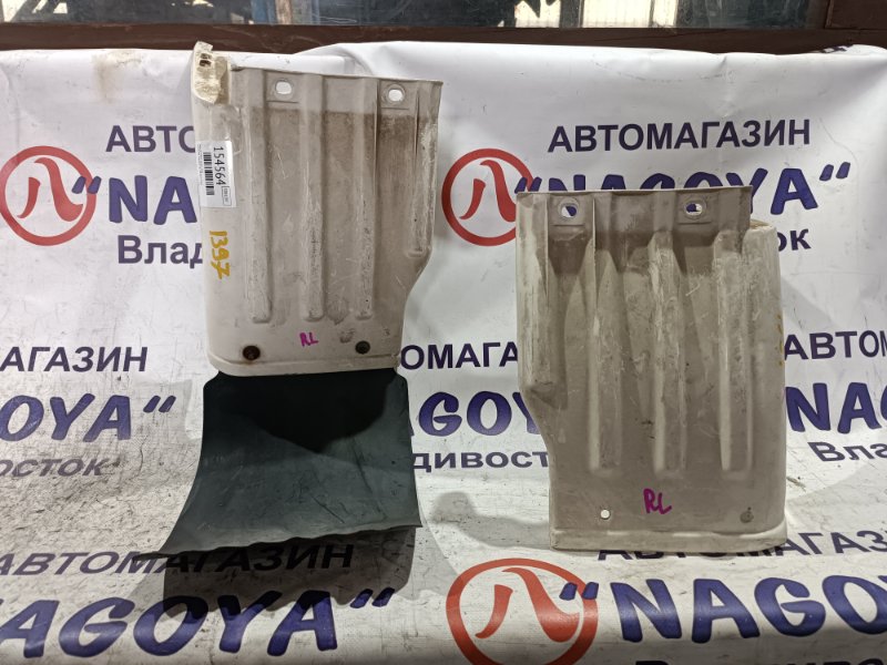 Брызговик Nissan Vanette SE88TN F8 задний левый