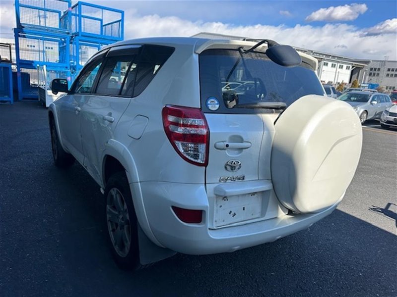 Колпак запасного колеса TOYOTA RAV4 ACA31 2AZ-FE задний (б/у)