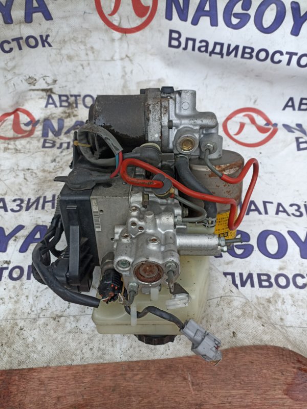 Главный тормозной цилиндр Toyota Progres JCG11 2JZ-GE