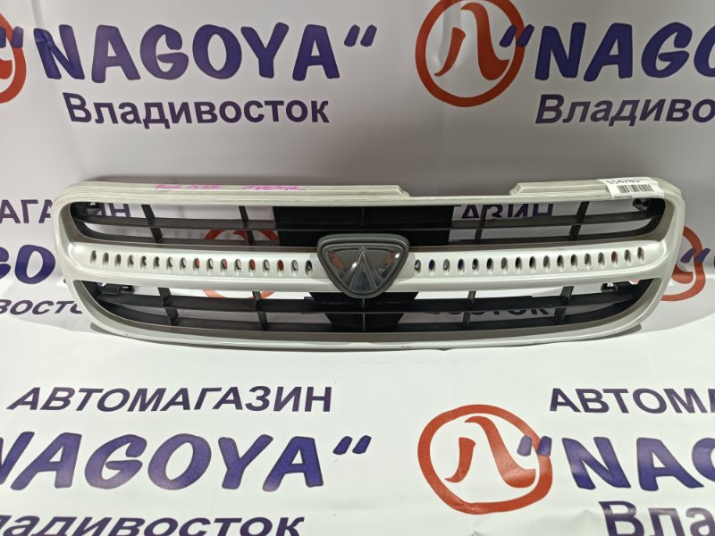 Решетка NISSAN AVENIR PNW11 SR20DE передняя 2 MODEL (б/у)