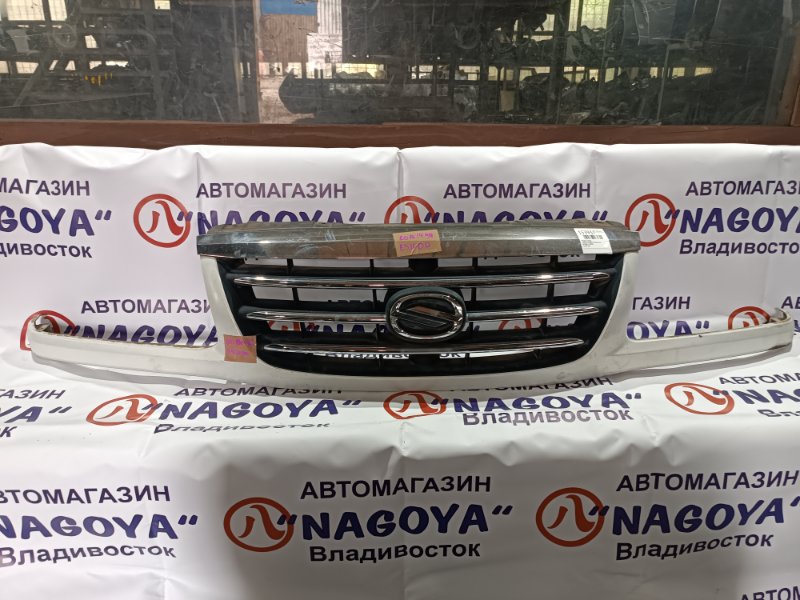 Решетка SUZUKI ESCUDO TX92W H27A передняя 2 MODEL (б/у)