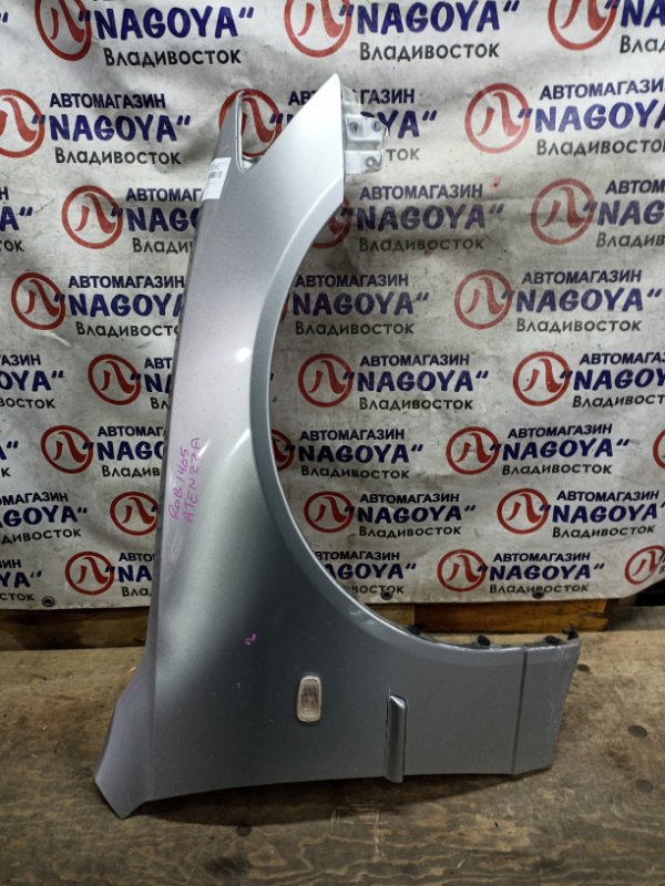 Крыло TOYOTA ALTEZZA JCE10 2JZ-GE переднее правое COLOR 1C0 (б/у)