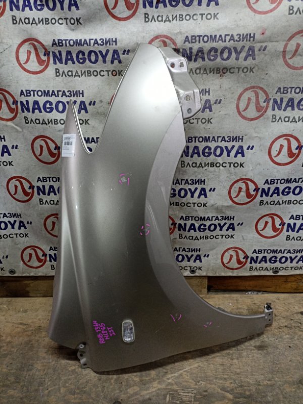 Крыло TOYOTA IST NCP65 1NZ-FE переднее правое COLOR 4R0 (б/у)