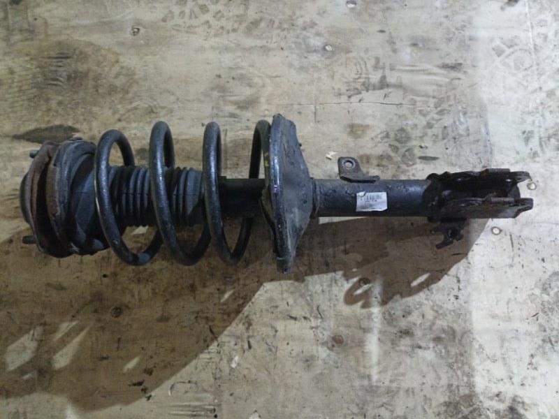 Стойка TOYOTA HARRIER MCU15 1MZ-FE передняя левая (б/у)