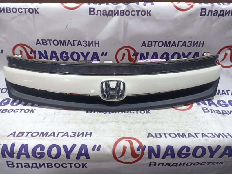 Решетка HONDA STREAM RN1 D17A передняя 2 MODEL (б/у)
